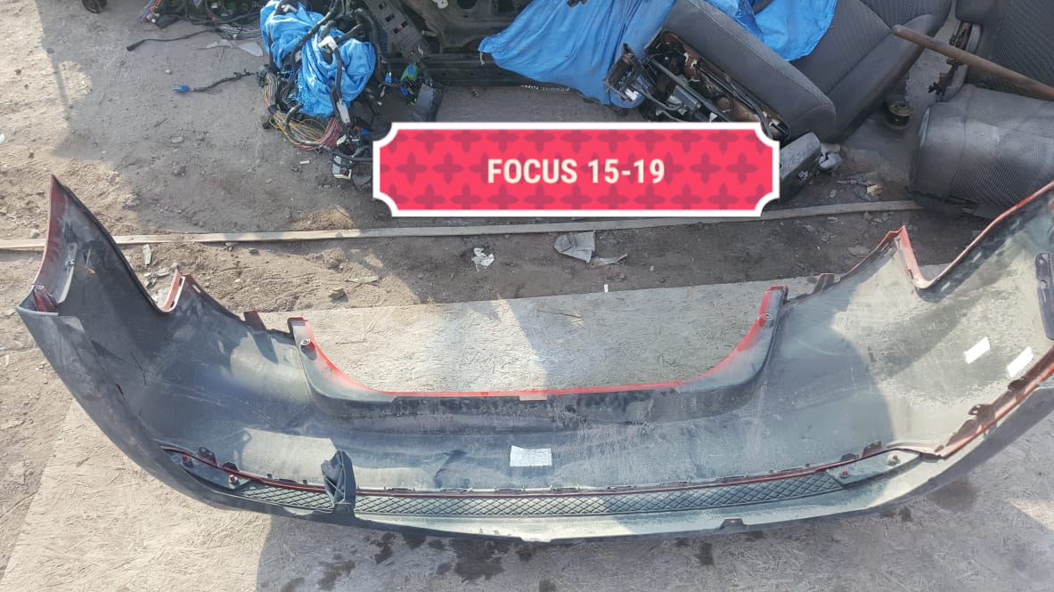 PARACHOQUES POSTERIOR FORD FOCUS 2015 AL 2019